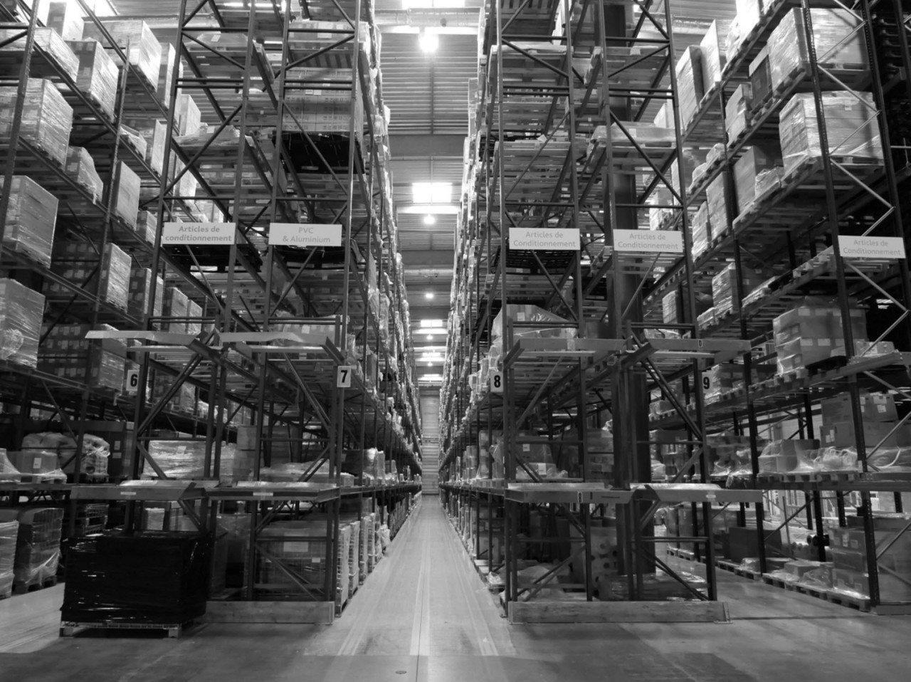 Elaiapharm-CDMO-supply-chain-warehouse