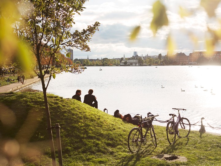 Saving energy and reducing Co2 emissions are long-standing strategic priorities for Lundbeck. Today, we use 35% less energy and emit 68% less CO2 than in 2006.